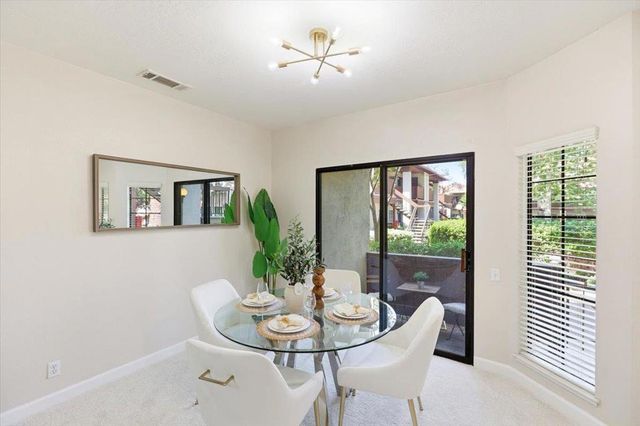 479 Costa Mesa Terrace B, Sunnyvale, CA 94085