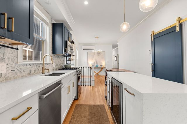 784 East 4th 1, Boston, MA 02127