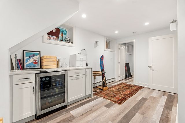 784 East 4th 1, Boston, MA 02127