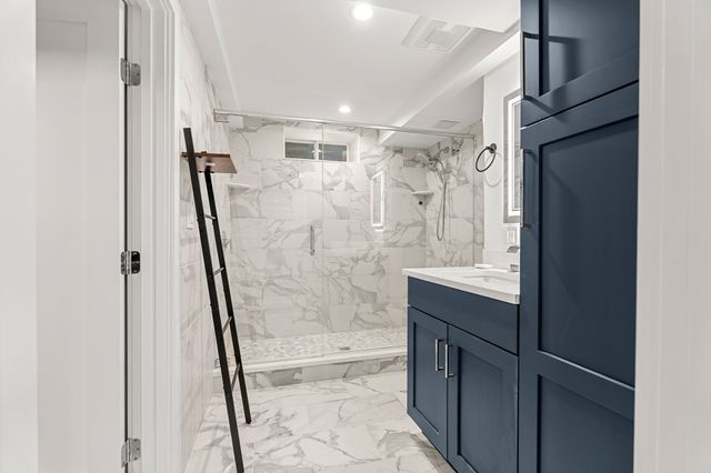 784 East 4th 1, Boston, MA 02127