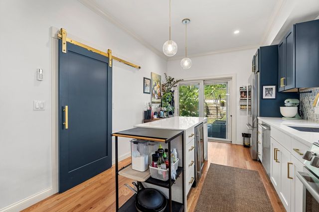 784 East 4th 1, Boston, MA 02127
