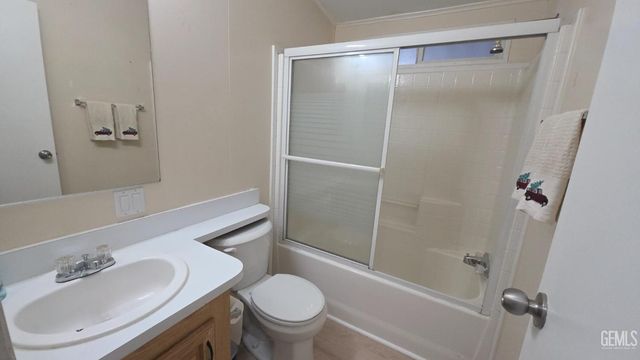 6601 Eucalyptus Drive 155, Bakersfield, CA 93306