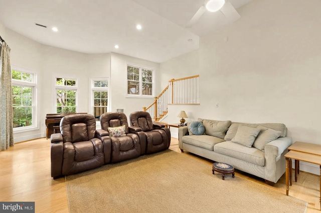 6512 RIDGE DR, Bethesda, MD 20816