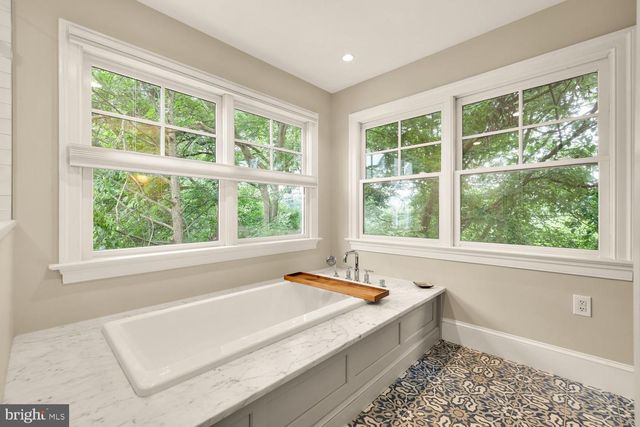 6512 RIDGE DR, Bethesda, MD 20816