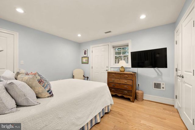6512 RIDGE DR, Bethesda, MD 20816