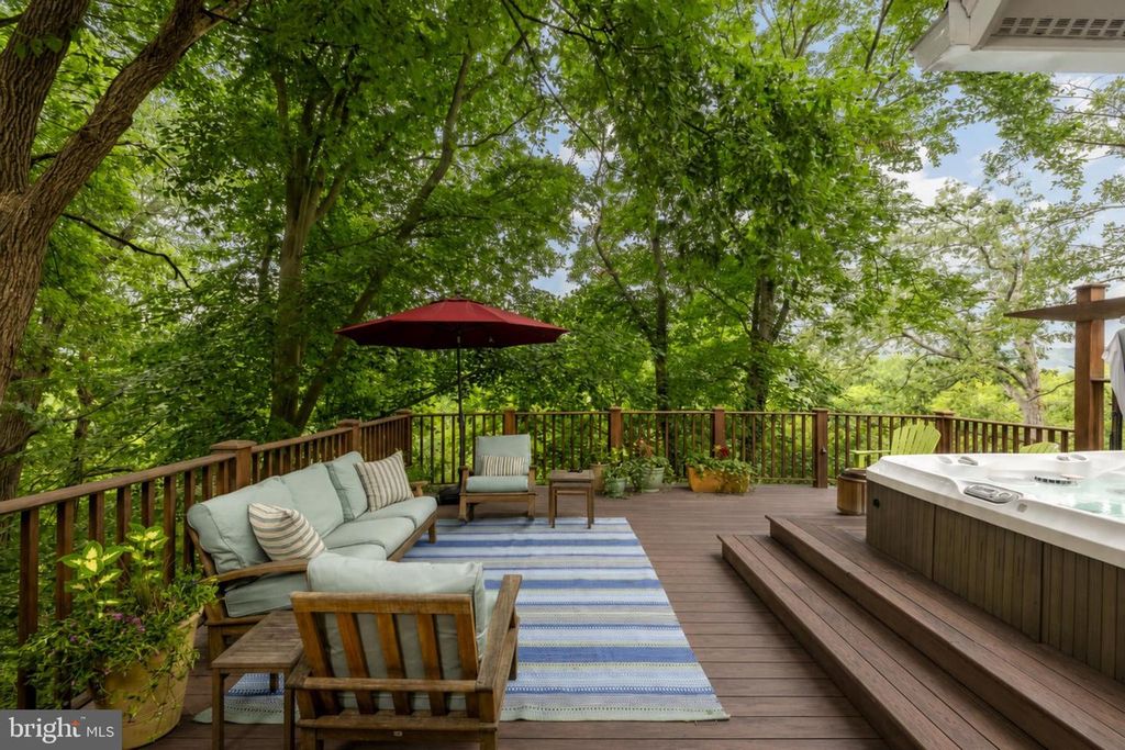 6512 RIDGE DR, Bethesda, MD 20816
