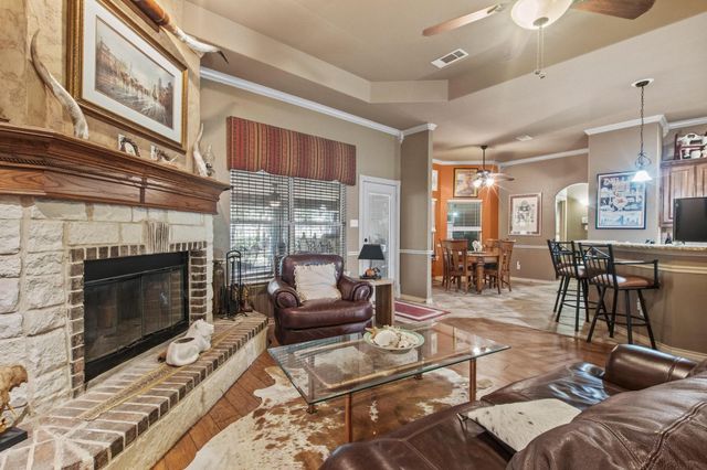112 Knight Court, Springtown, TX 76082