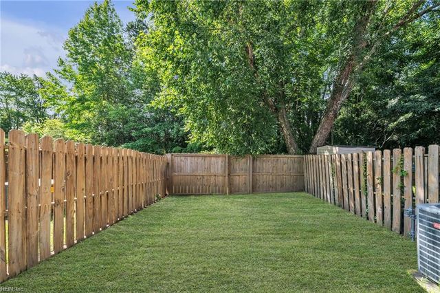 739 Creekside CRES, Chesapeake, VA 23320