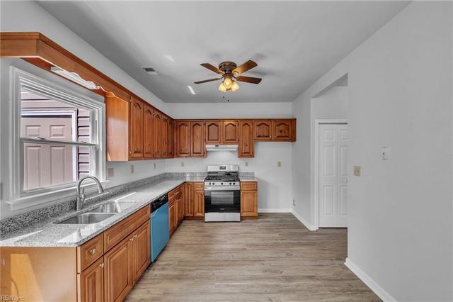 739 Creekside CRES, Chesapeake, VA 23320