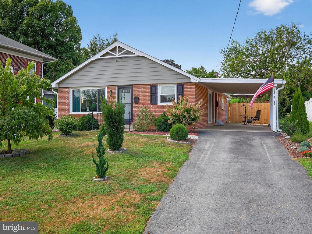1035 CHESTNUT ST, Columbia, PA 17512