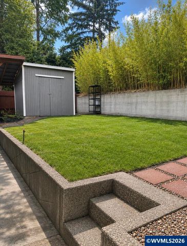 2550 Summer St SE, Salem, OR 97302