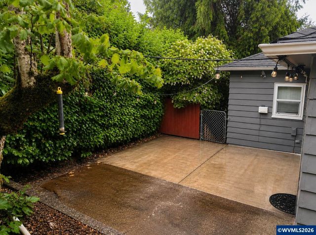 2550 Summer St SE, Salem, OR 97302