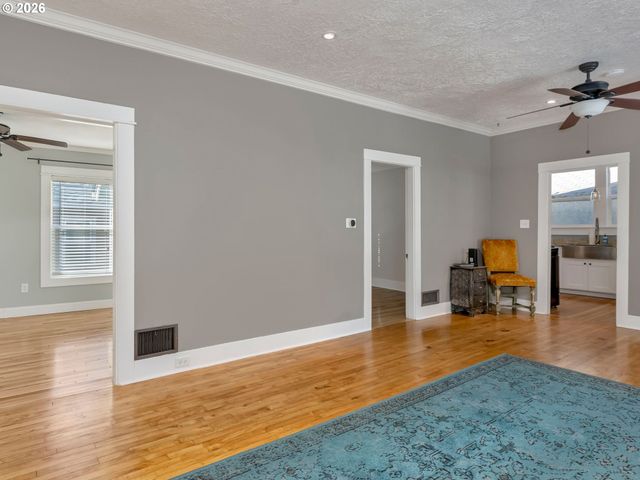 1119 5TH St, Oregon City, OR 97045