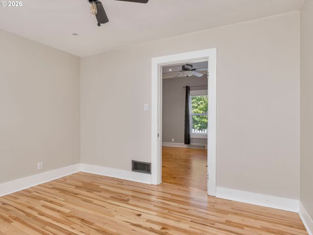 1119 5TH St, Oregon City, OR 97045