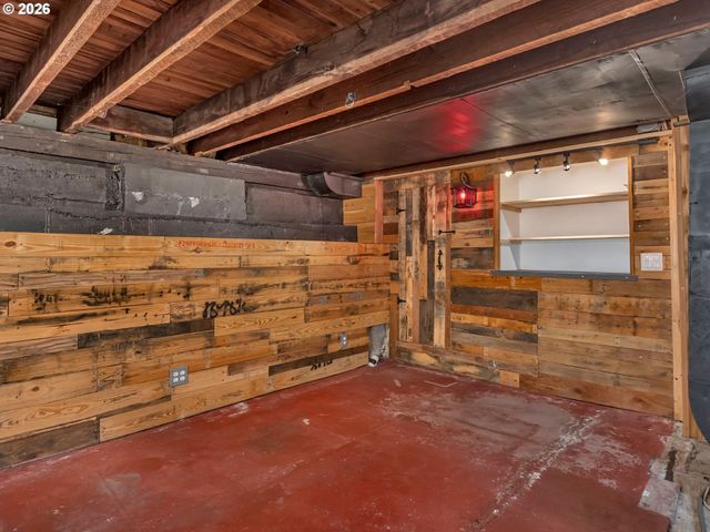 1119 5TH St, Oregon City, OR 97045