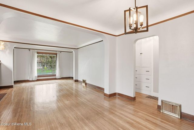 2423 S Grand Blvd, Spokane, WA 99203