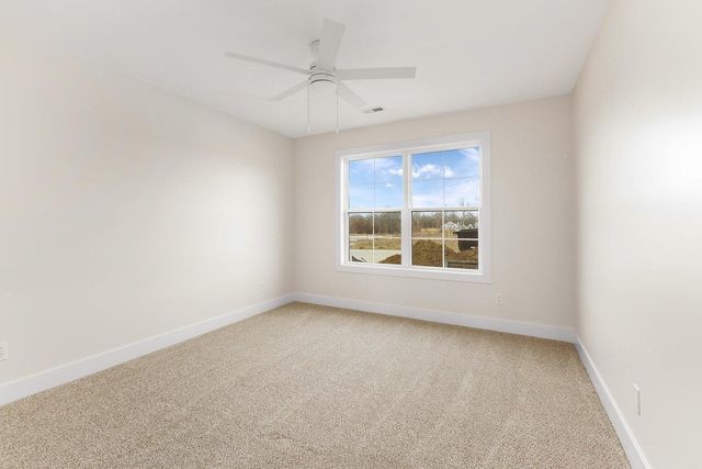 5221 WHISPER DR, Columbia, MO 65203