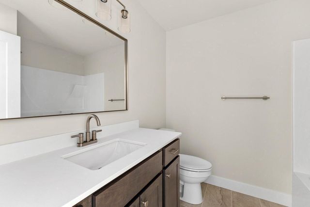 5221 WHISPER DR, Columbia, MO 65203