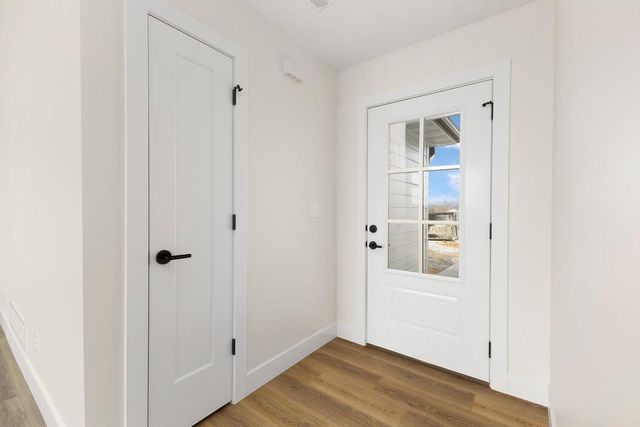 5221 WHISPER DR, Columbia, MO 65203