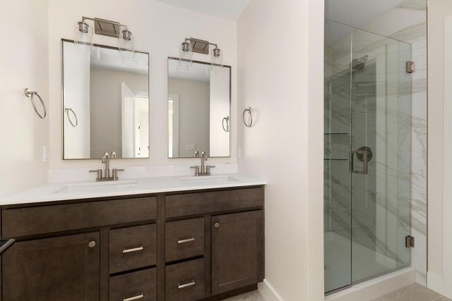 5221 WHISPER DR, Columbia, MO 65203