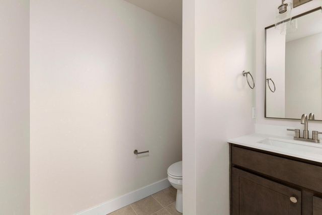 5221 WHISPER DR, Columbia, MO 65203