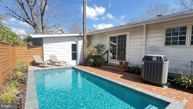 2203 HAMBROOKS BLVD, Cambridge, MD 21613