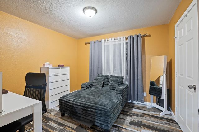 2428 9th Street N, Texas City, TX 77590