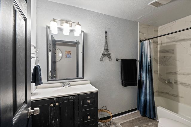 2428 9th Street N, Texas City, TX 77590