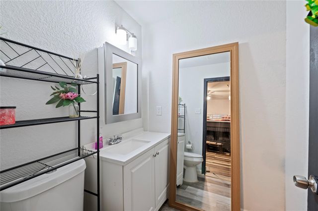 2428 9th Street N, Texas City, TX 77590