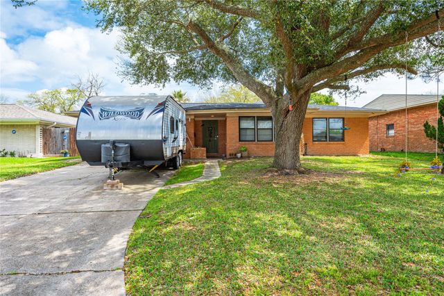 2428 9th Street N, Texas City, TX 77590