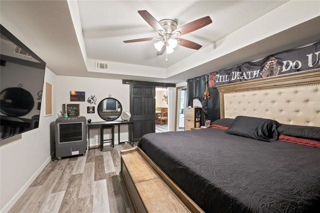 2428 9th Street N, Texas City, TX 77590