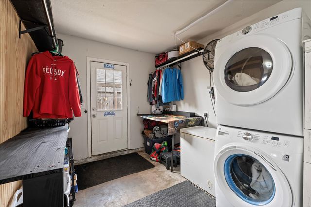 2428 9th Street N, Texas City, TX 77590