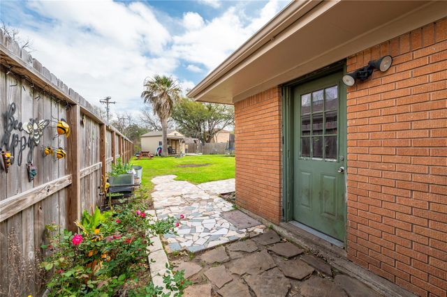 2428 9th Street N, Texas City, TX 77590