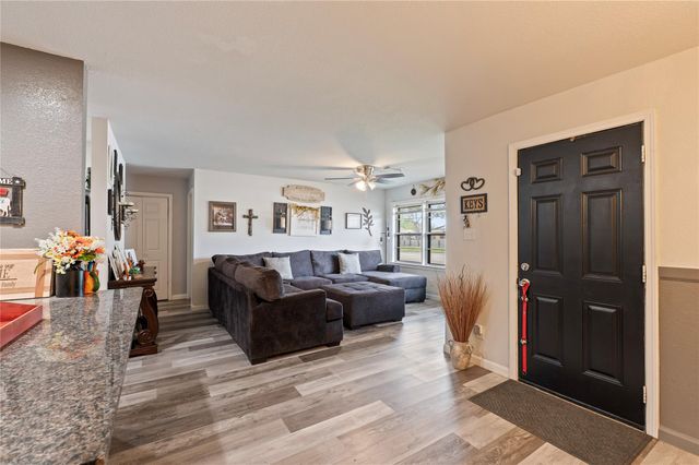 2428 9th Street N, Texas City, TX 77590