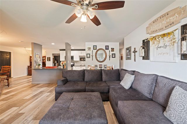 2428 9th Street N, Texas City, TX 77590