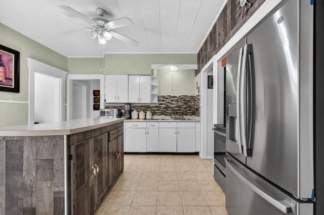 17 Academy Street, Rochester, NH 03867