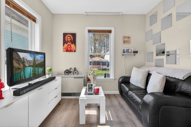 17 Academy Street, Rochester, NH 03867
