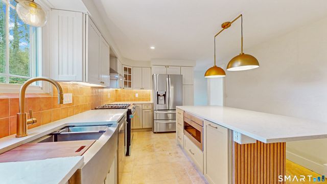 241 Cricket Knoll, Wethersfield, CT 06109
