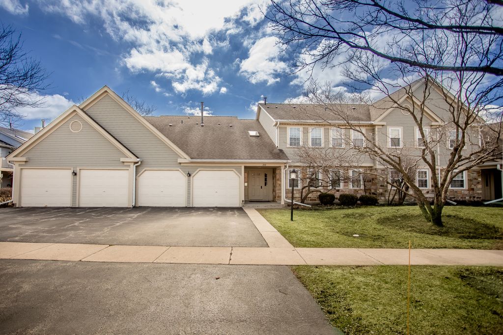 208 Dublin Lane X2, Schaumburg, IL 60194