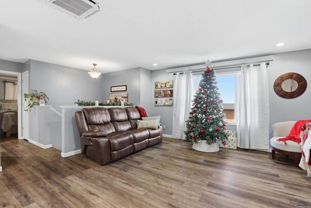 4425 DOLPHIN LN, Rapid City, SD 57701