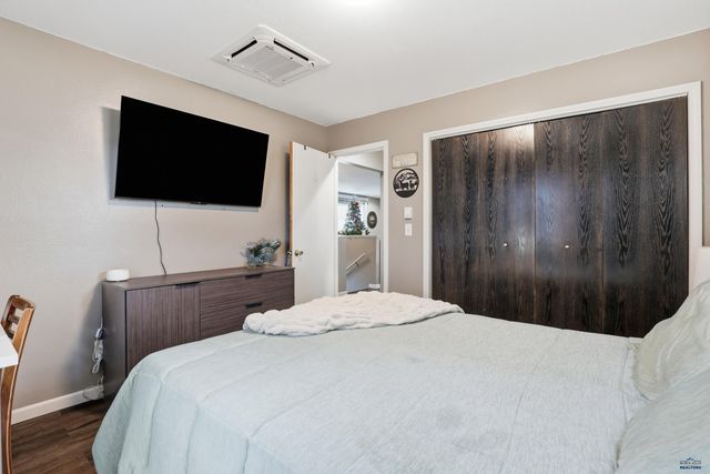 4425 DOLPHIN LN, Rapid City, SD 57701