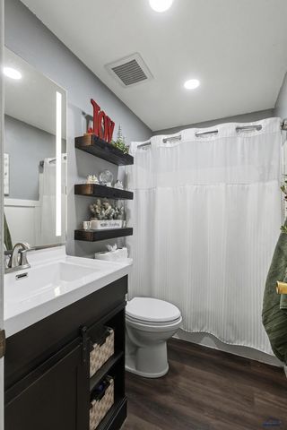 4425 DOLPHIN LN, Rapid City, SD 57701