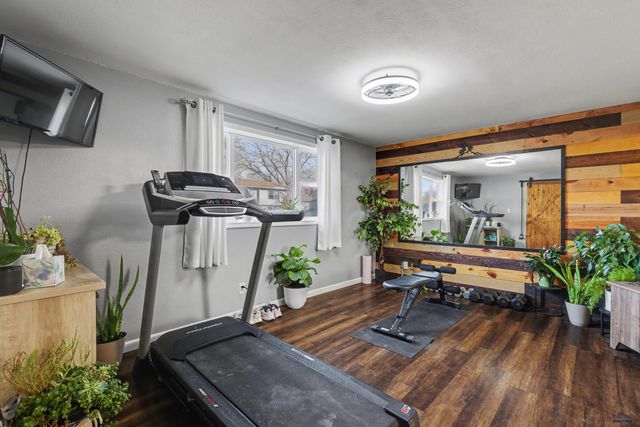 4425 DOLPHIN LN, Rapid City, SD 57701