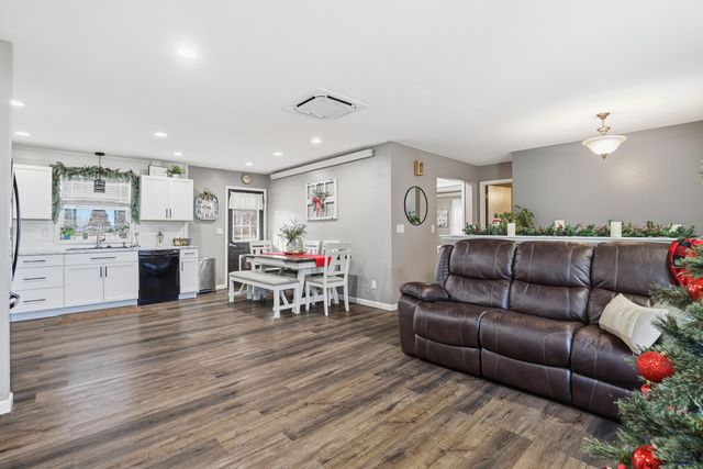 4425 DOLPHIN LN, Rapid City, SD 57701