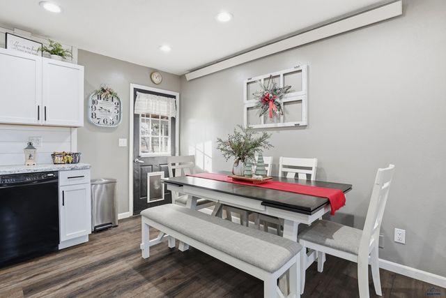 4425 DOLPHIN LN, Rapid City, SD 57701