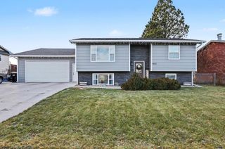 4425 DOLPHIN LN, Rapid City, SD 57701