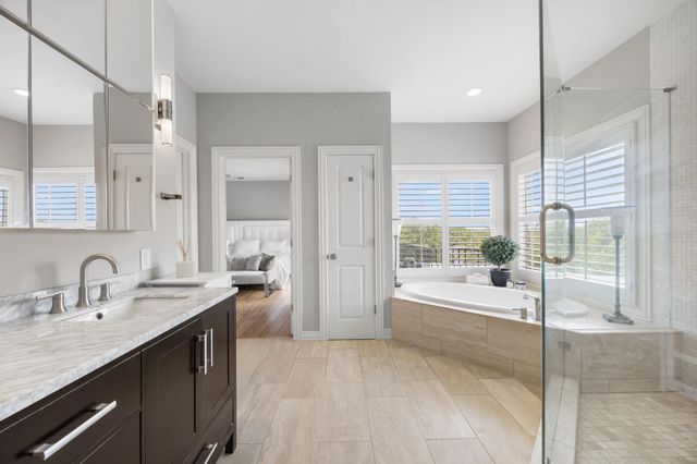 1910 Rue De St Tropez 6, Austin, TX 78746
