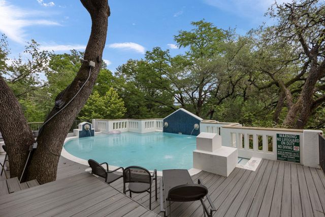 1910 Rue De St Tropez 6, Austin, TX 78746