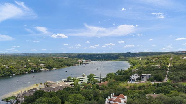 1910 Rue De St Tropez 6, Austin, TX 78746