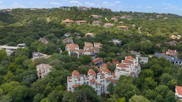1910 Rue De St Tropez 6, Austin, TX 78746